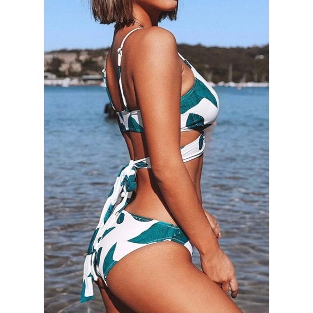 CUPSHE Fresh Leaves 2 Piece Bikini Wrap‎ Top White Green SMALL - Picture 2 of 12
